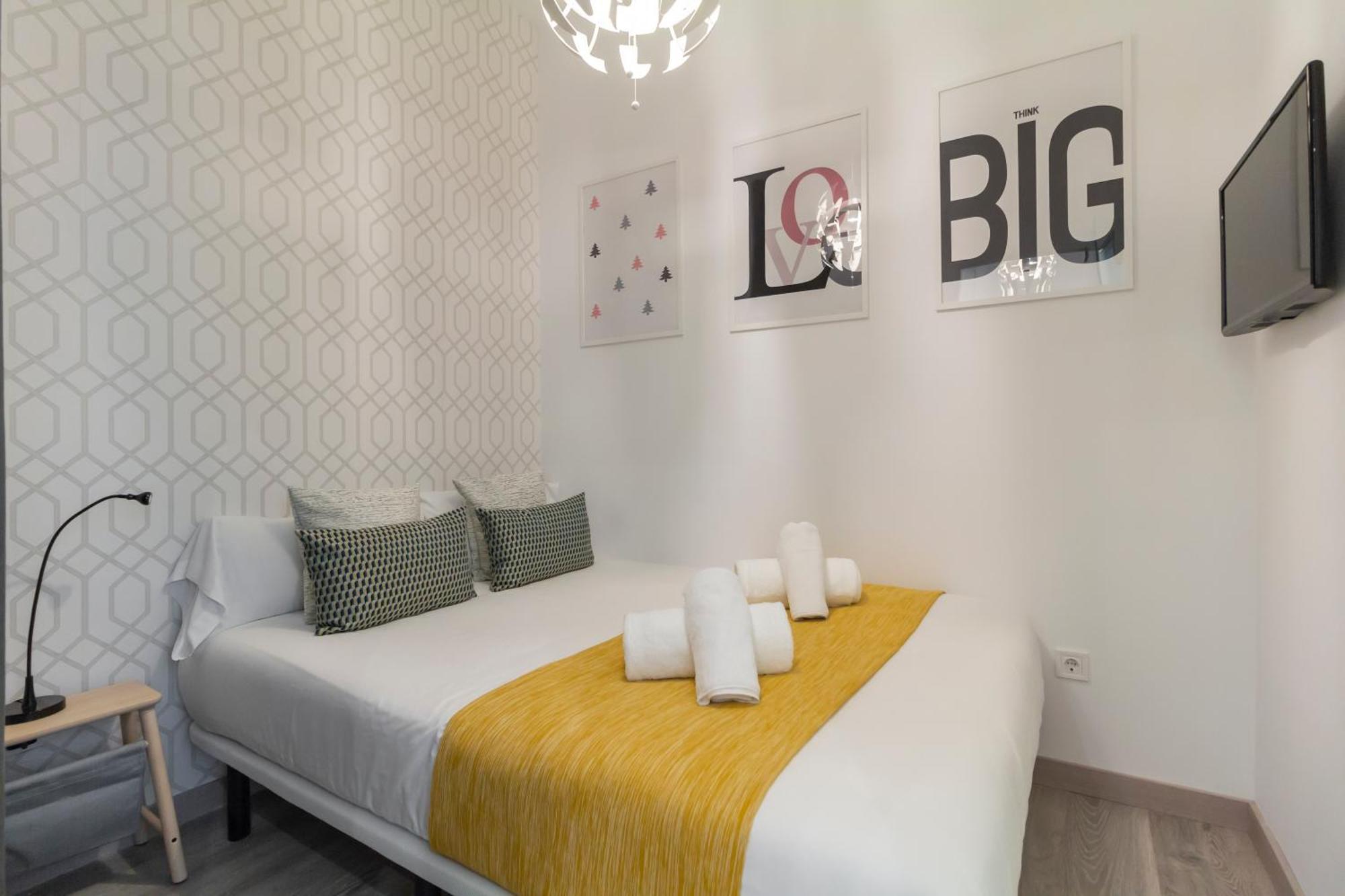 Ronda De Valencia Apartamento Madrid Esterno foto