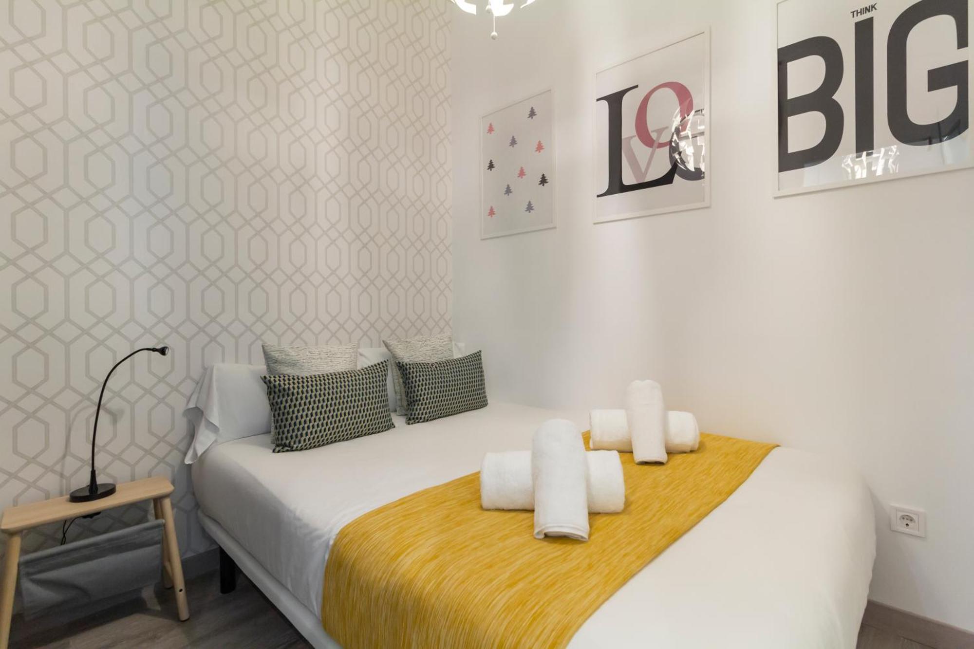 Ronda De Valencia Apartamento Madrid Esterno foto